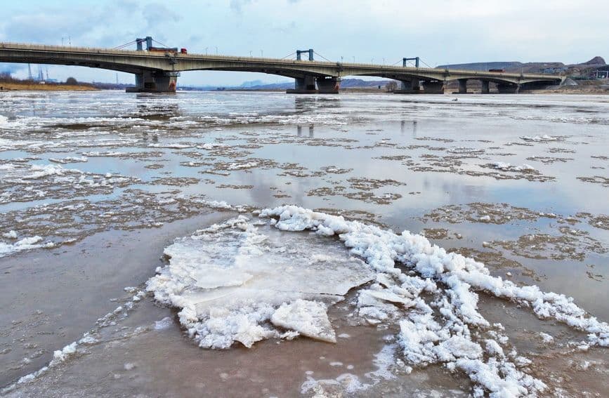 宁夏：黄河石嘴山段出现流凌