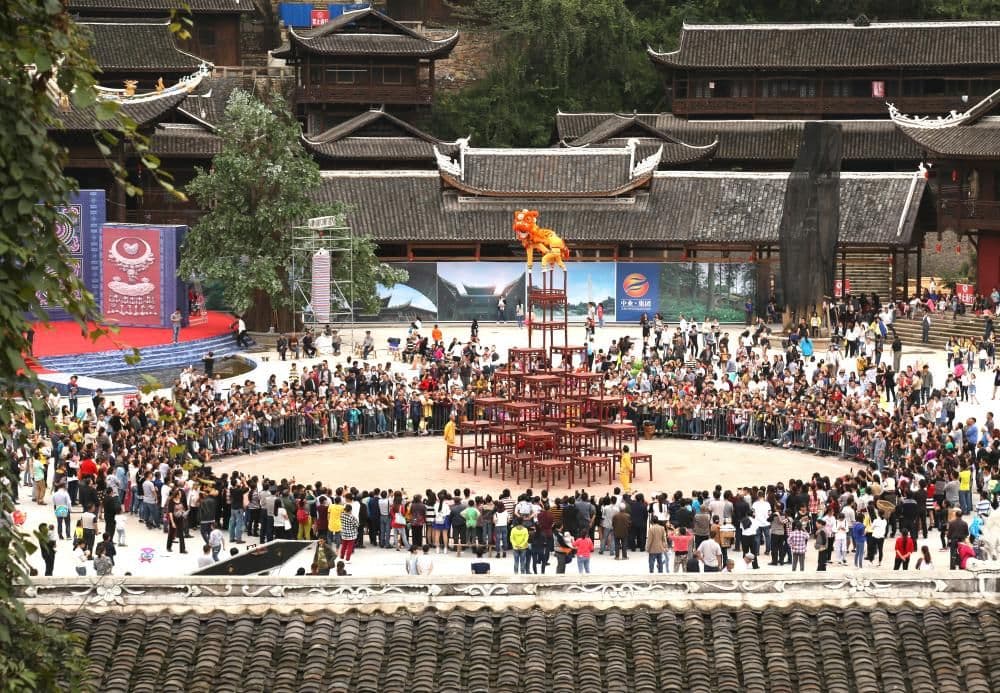 重庆彭水：高台狮舞展非遗 文旅融合焕生机