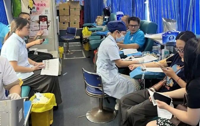 一滴热血 一份爱心——台山市开展无偿献血暨公益义诊活动