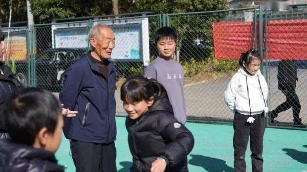 何志尉:退休老教师创办“儿童之家” 继续守护乡村孩子10余年