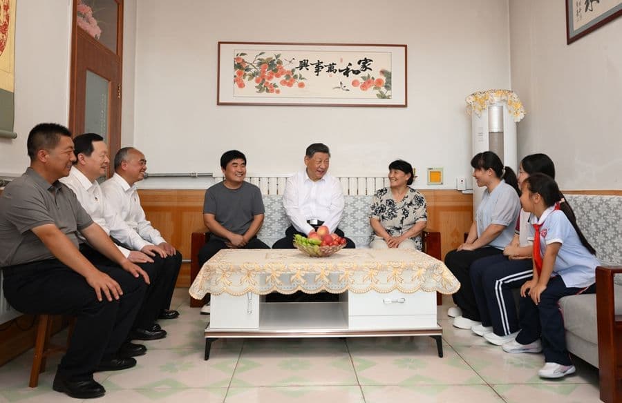 习近平在山东德州考察 走进村民家中